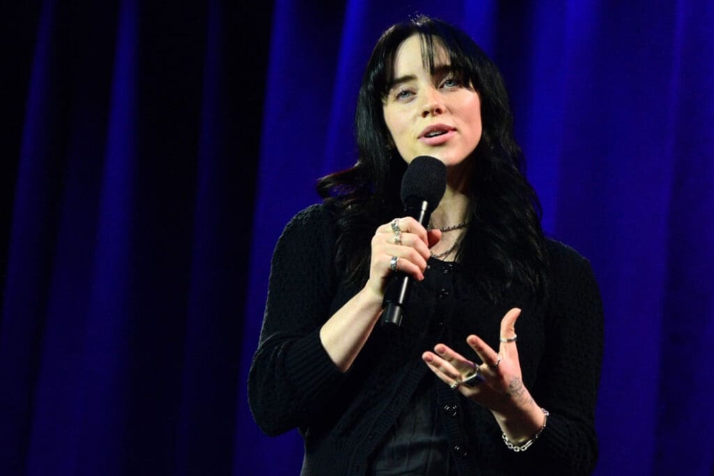 Billie Eilish Talks Lollapalooza, Donald Glover on 'Late Late Show'