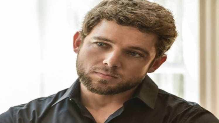 Max Thieriot Bio, Age, Height, Income, Net Worth