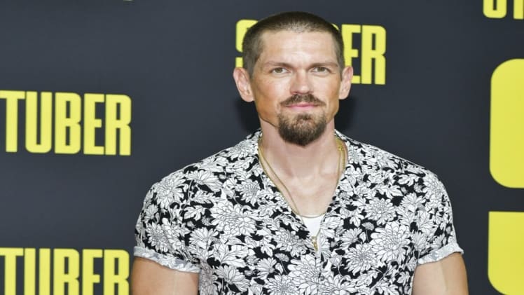 Steve Howey Bio, Age, Height, Income, Net Worth