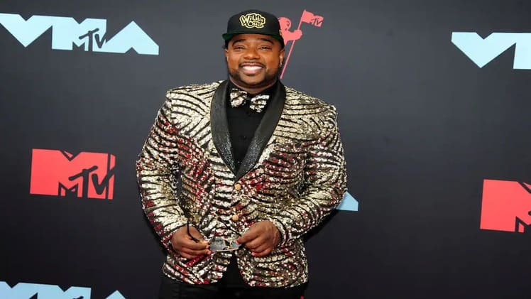 Corey Holcomb Bio, Age, Height, Income, Net Worth