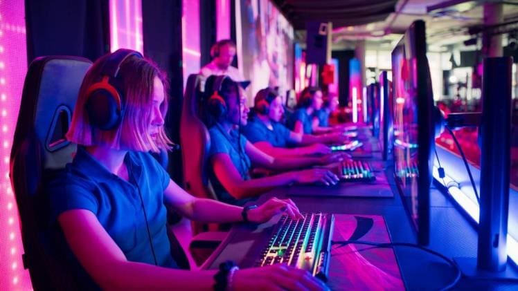 From Football To Esports: Explore Diverse Gaming Options