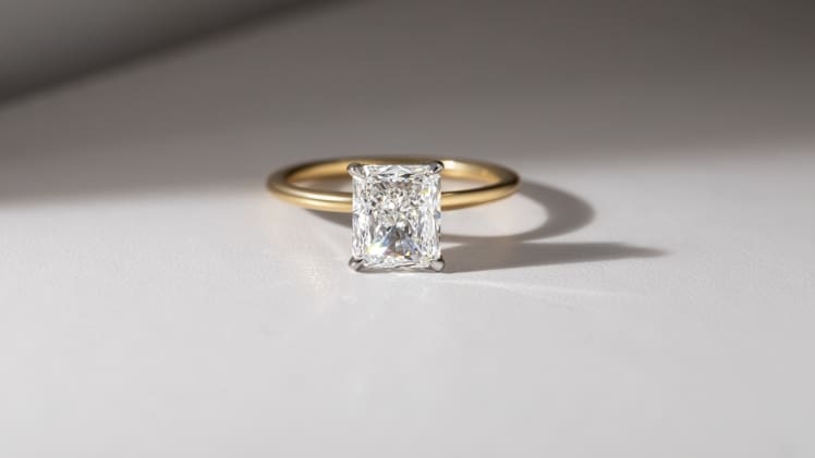 Glowing Hearts, Radiant Gems: The Ultimate Expression of Love through a Diamond Ring