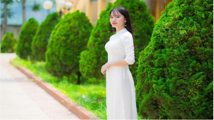 How to Wear a Shirt-Dress Based On Your Body Type?